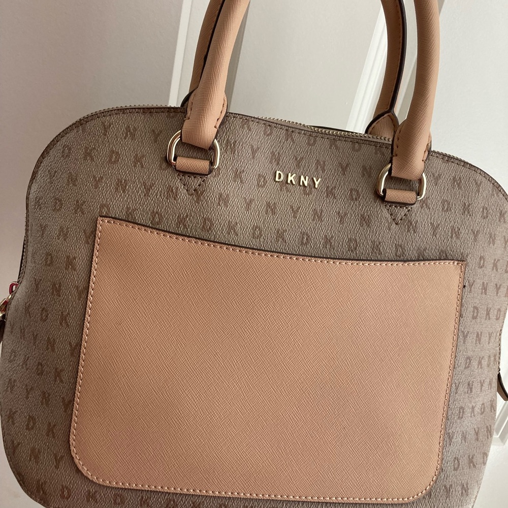 Selling my DKNY gently used handbag